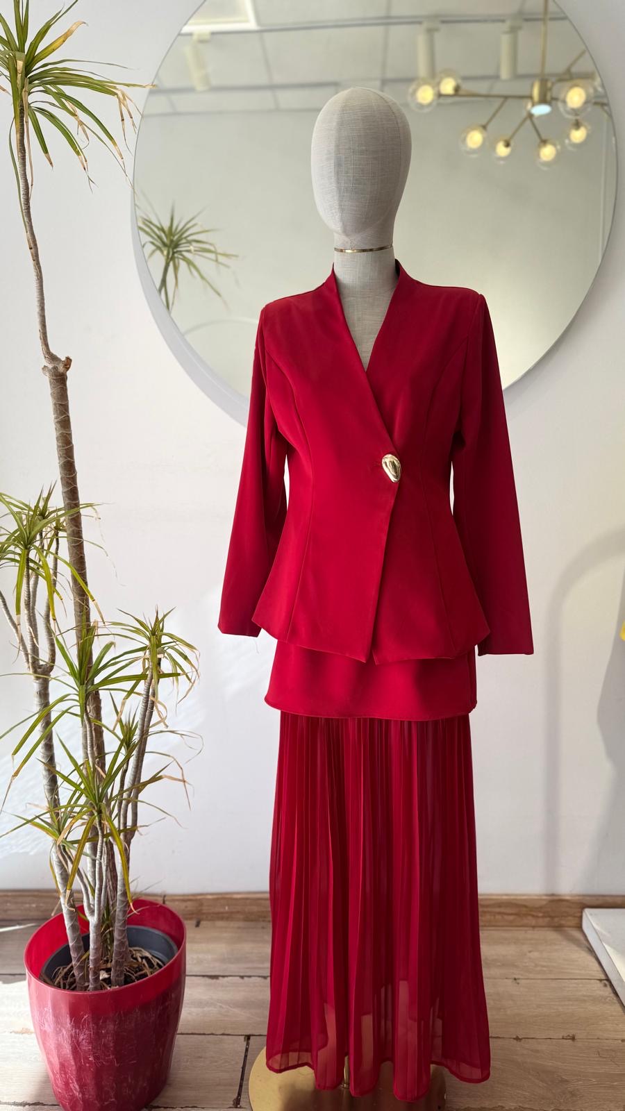 Conjunto de Chaqueta y Falda plisada