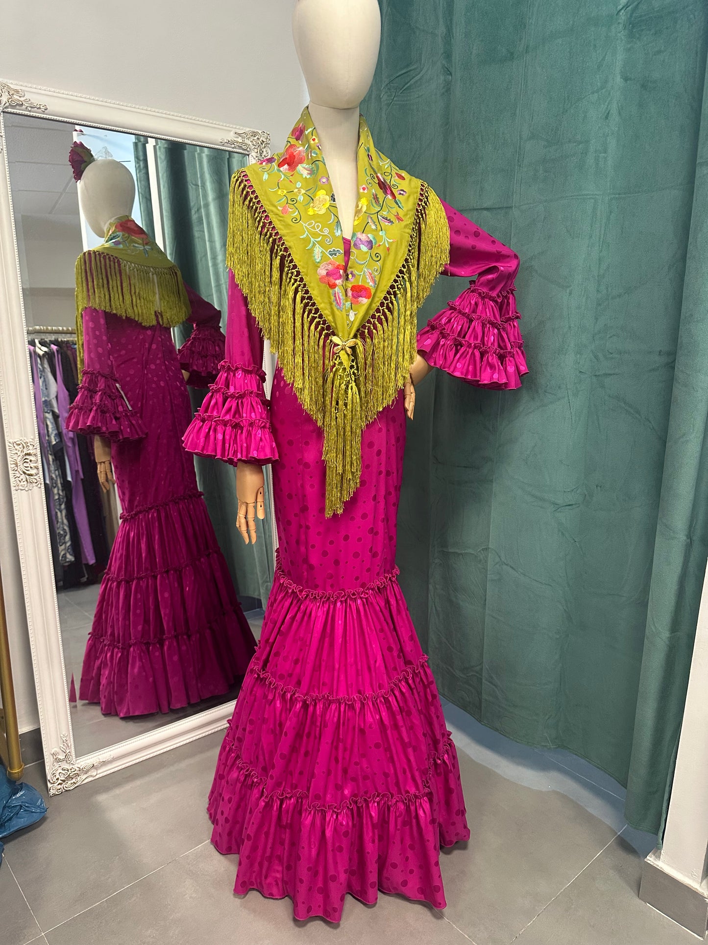 Traje Modelo Canastero satinado