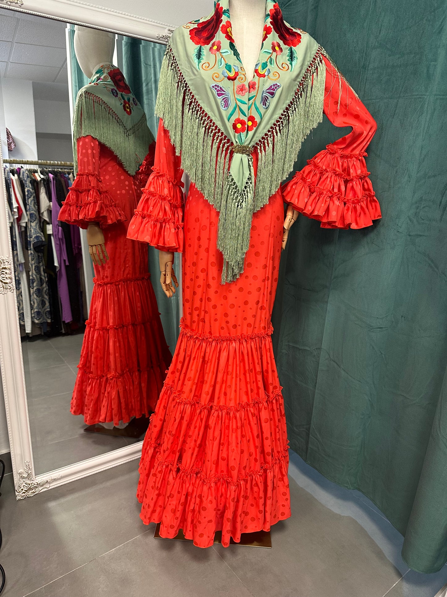 Traje Modelo Canastero satinado