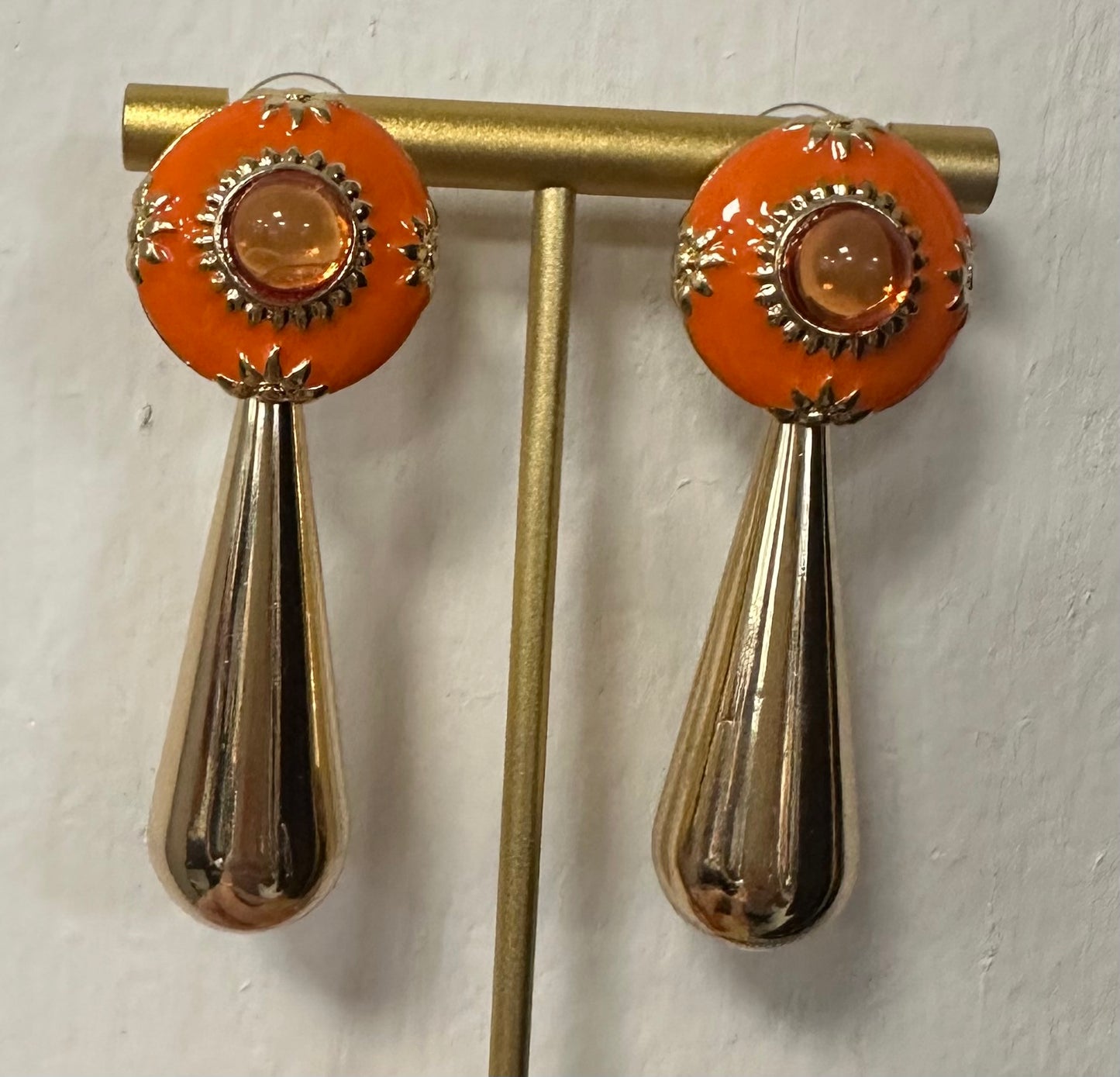 Pendiente lágrima y botón cristal