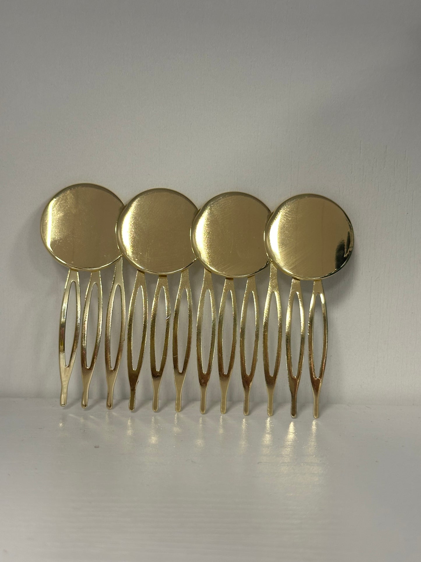 Peinecillo dorado