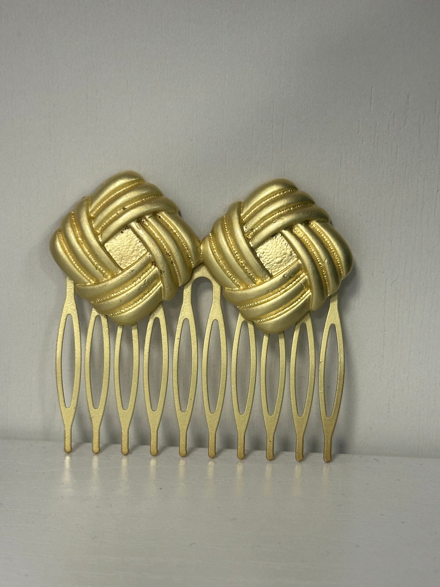 Peinecillo rombo dorado