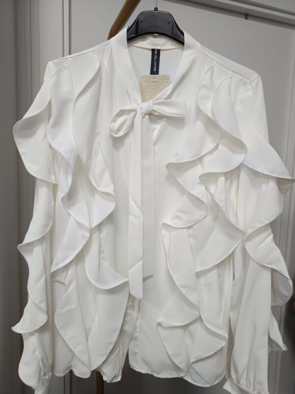 BLUSA CON VOLANTES MOD CHORRERA - Imagen 5
